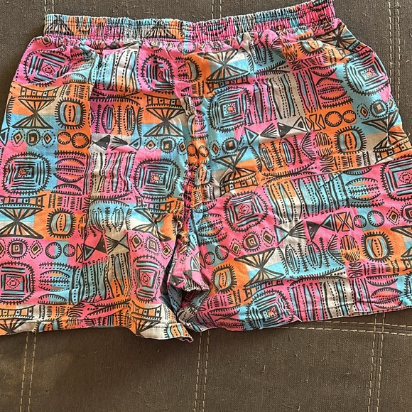 Vintage 80’s Athletic Works shorts.  Awesome retro design.  Size M. - Picture 4 of 4
